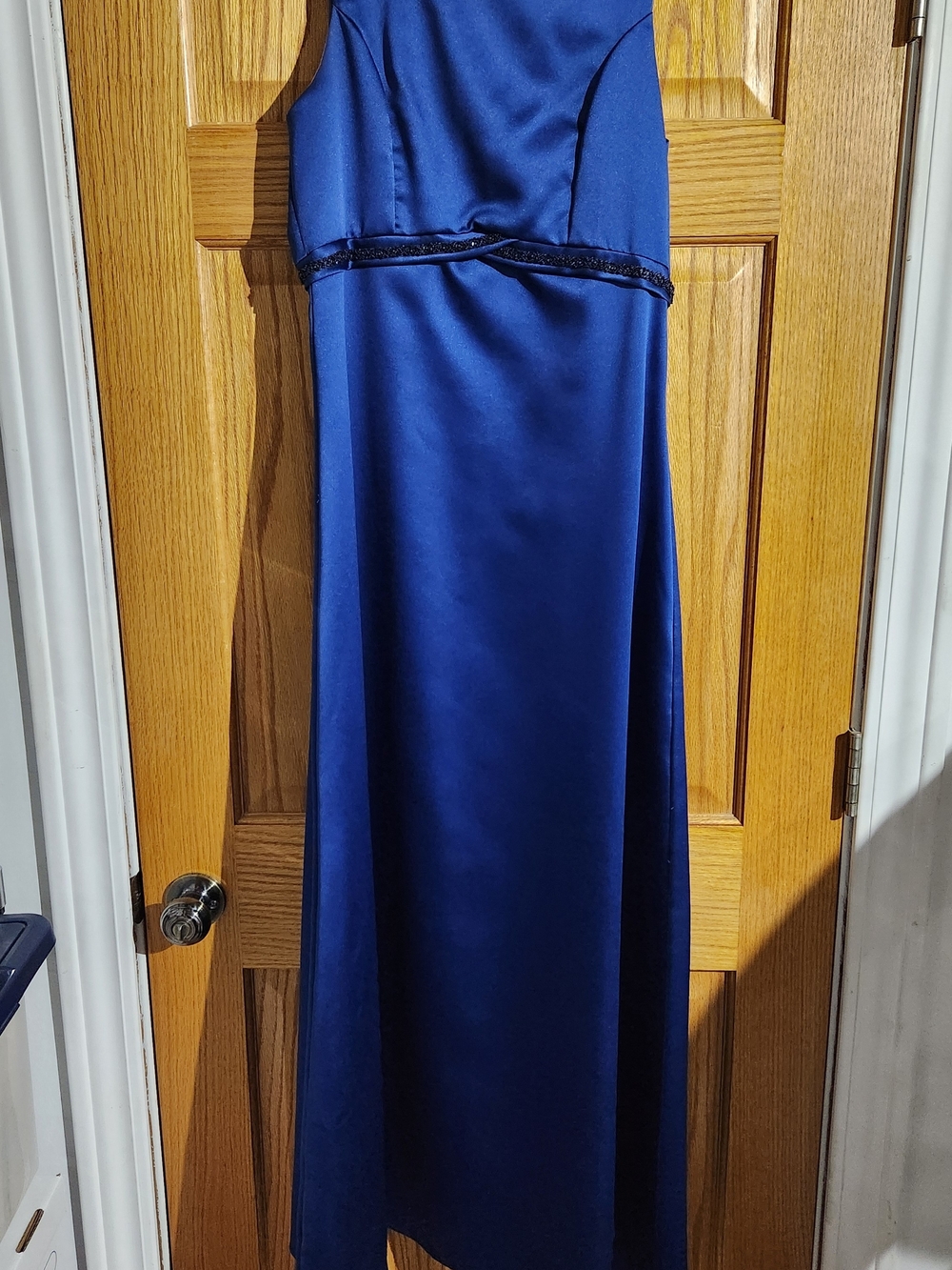 Elegant Royal Blue Satin Evening Dress - Sleeveless Formal Gown